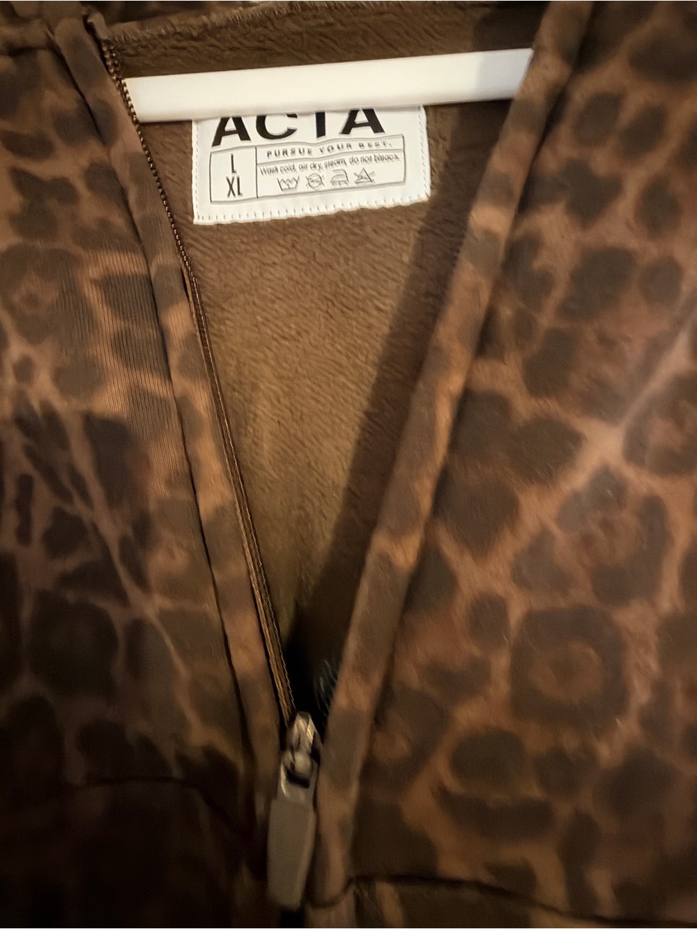 ACTA ‘Leopard’ Sweat Set - Picture 3 of 4